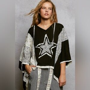 POL Black Star Patterned Poncho Top